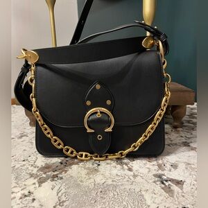 ⭐️Coach New Rivet Beat bag!